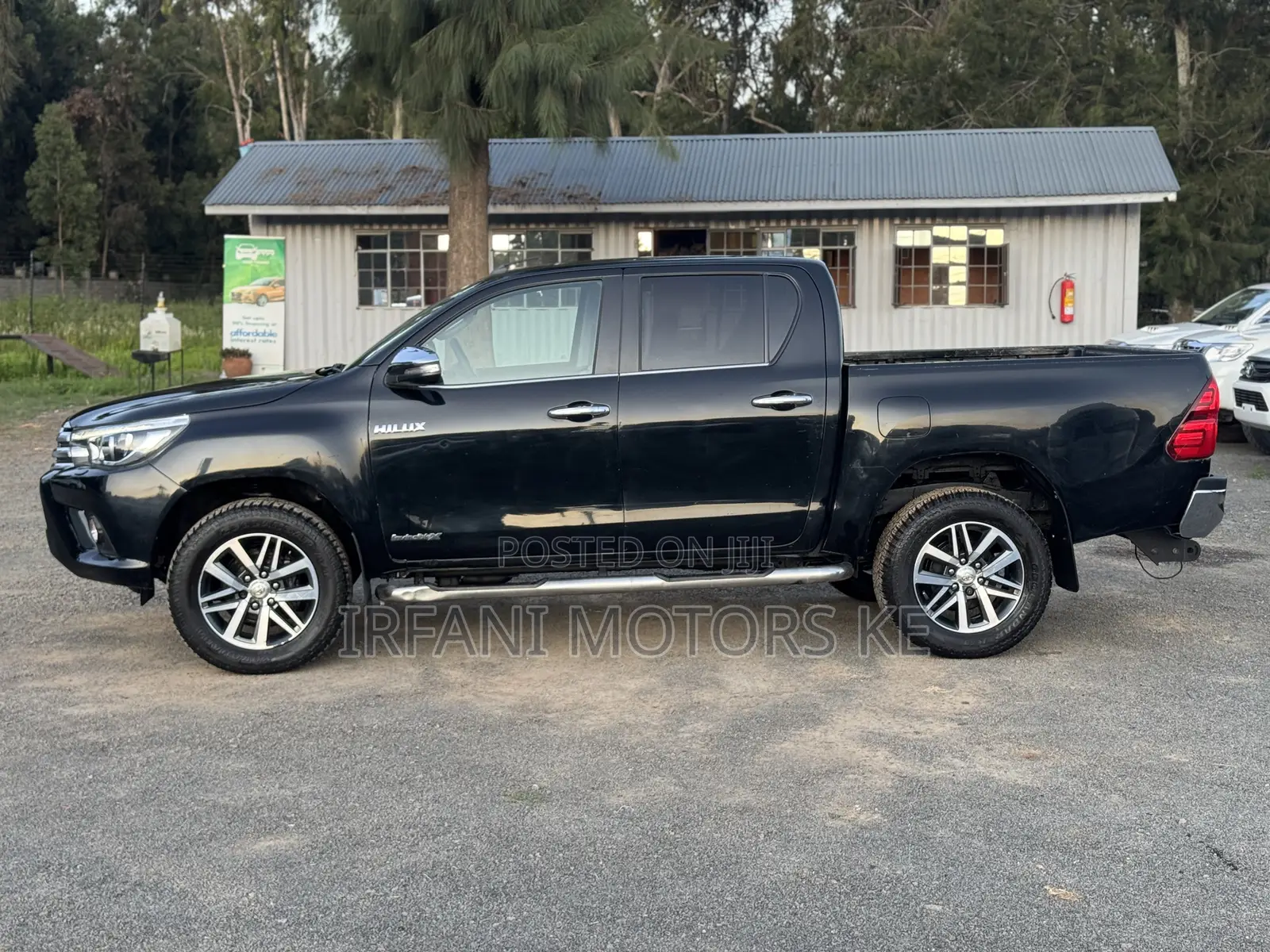 Toyota Hilux SR5+ 4x4 2017 Black