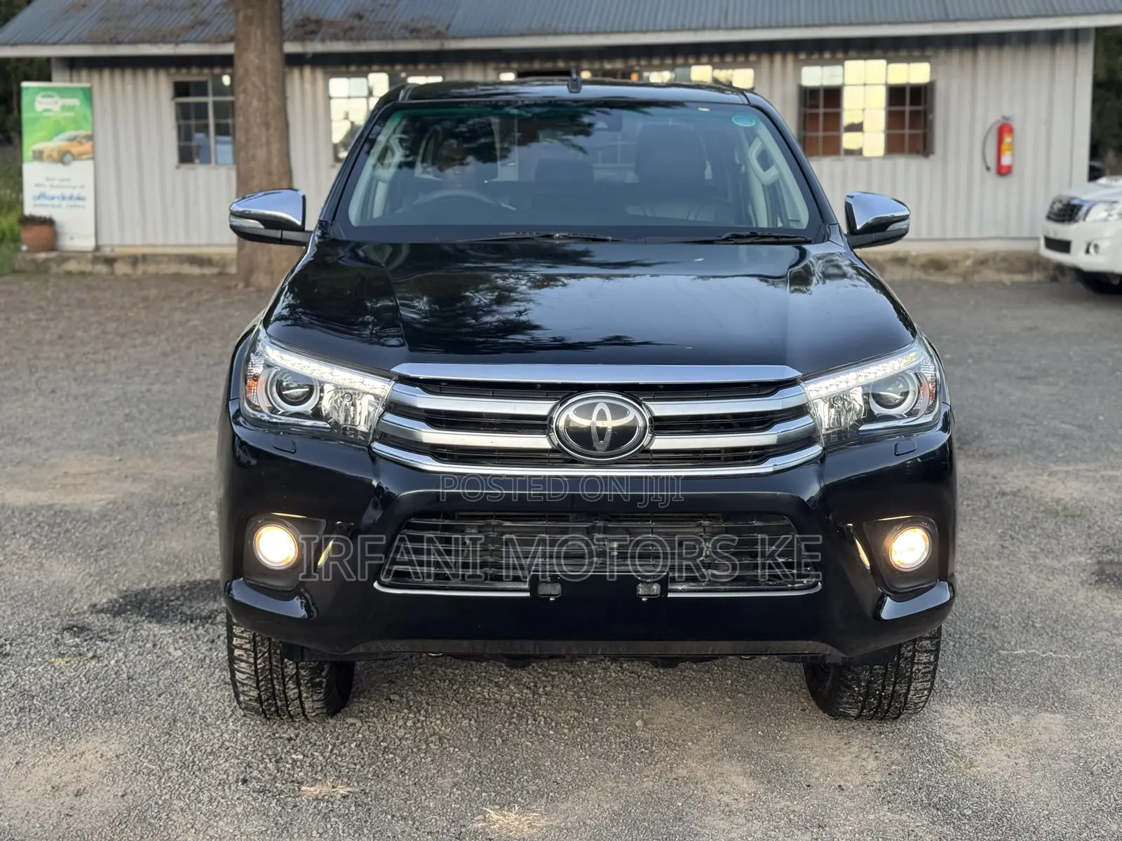 Toyota Hilux SR5+ 4x4 2017 Black