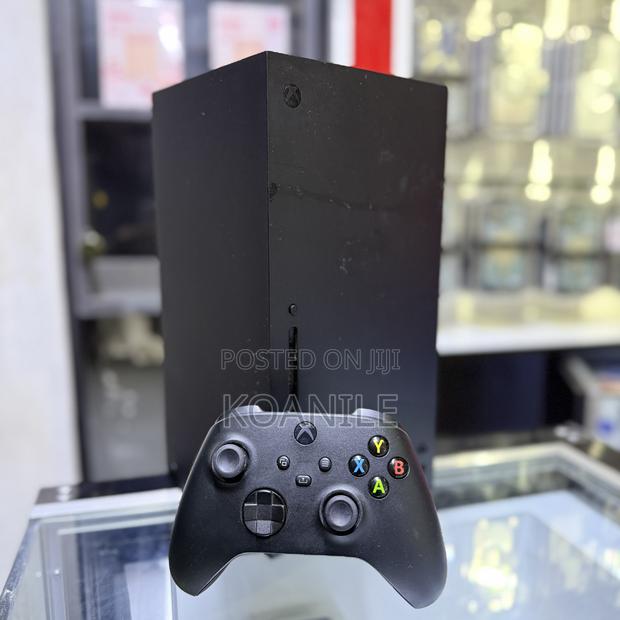 Xbox Series X (Used) - main view
