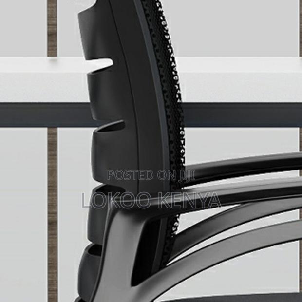 Office Chair: Strong Mesh Executive Office Chair - thumbnail 4