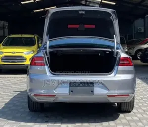 Volkswagen Passat 2017 Silver