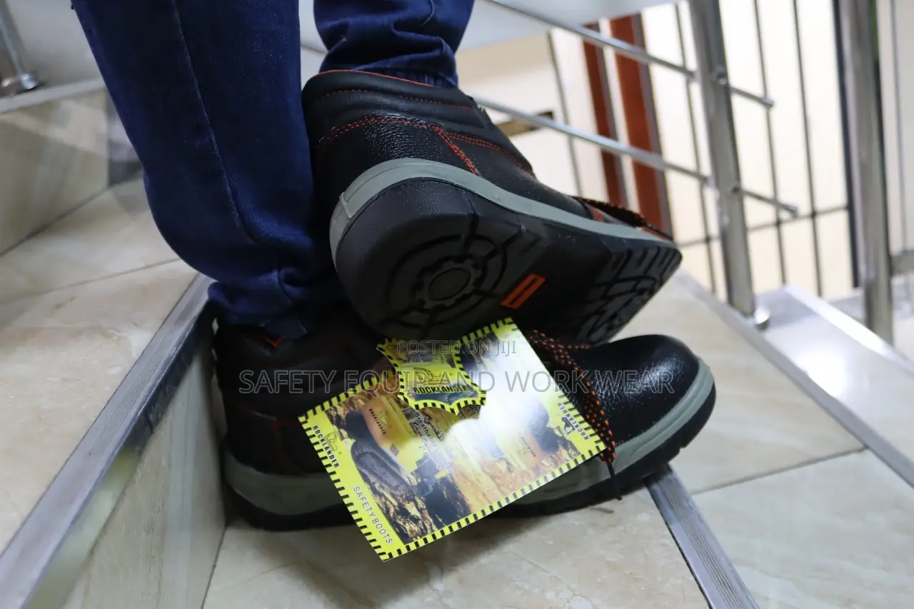 Rocklander Boots With A Solid Synthetic Upper
