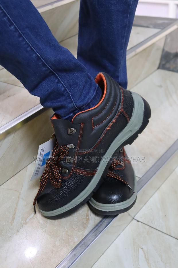 Rocklander Boot With A Rubber Sole Closure