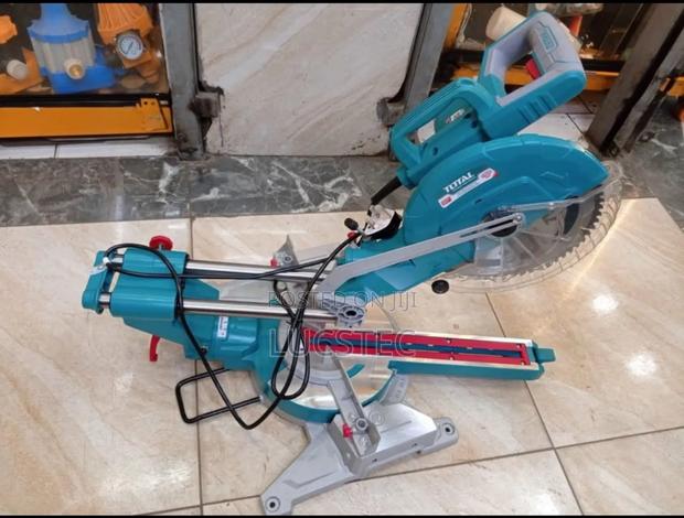 Total Mitre Saw 1800w