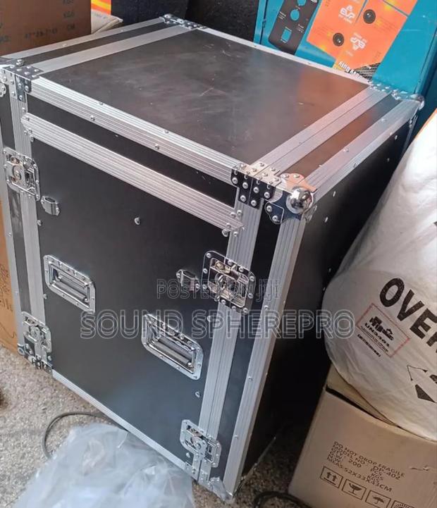 12U Closed Rack - main view