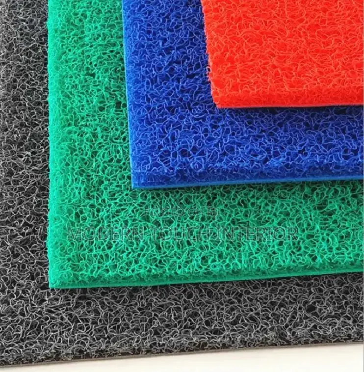 Fade-Resistant PVC Spaghetti Carpet