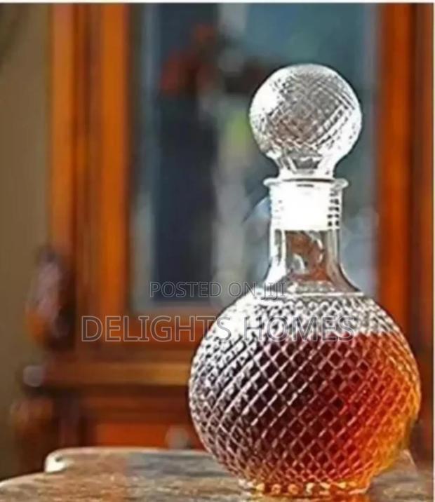 1l Thick Glass Whisky Bottle. -Pa