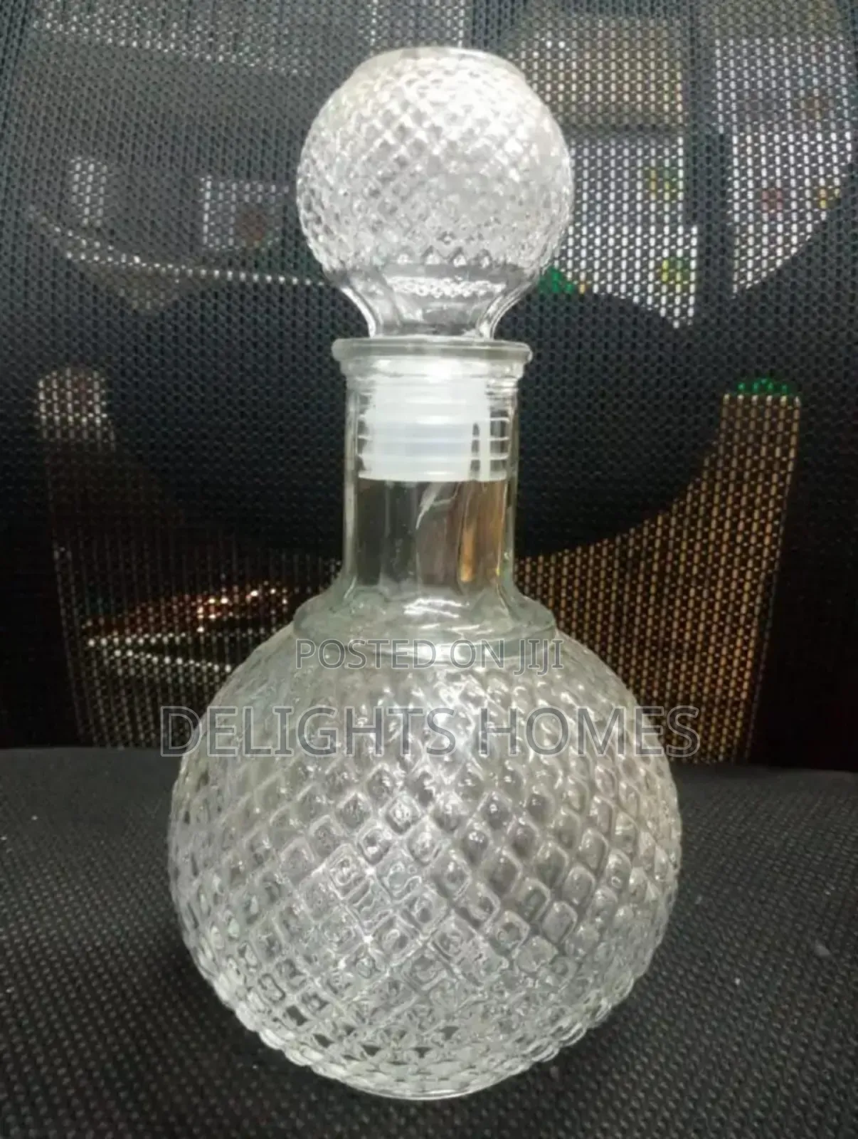 1l Thick Glass Whisky Bottle. -Pa