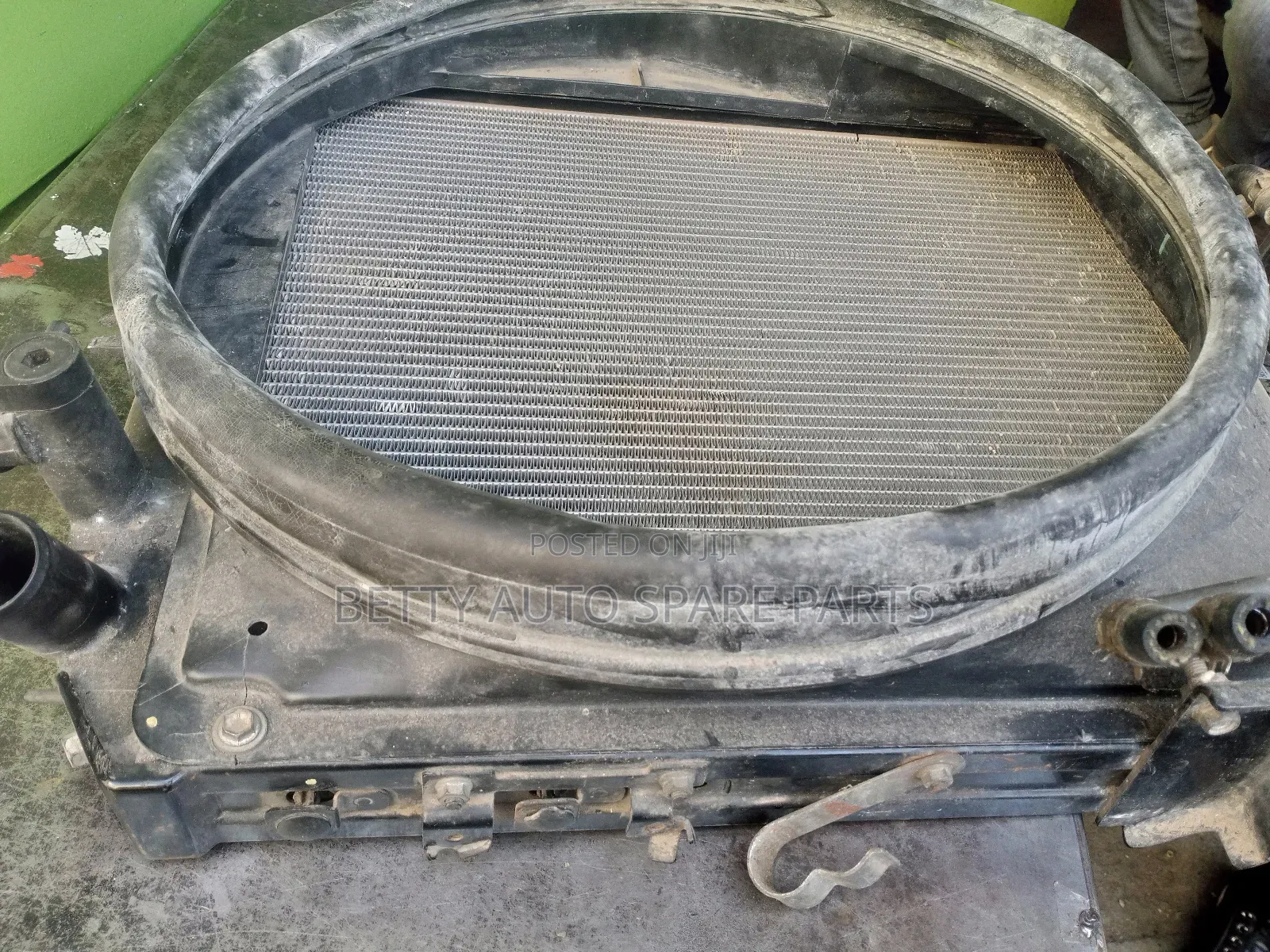Isuzu ELF Radiator