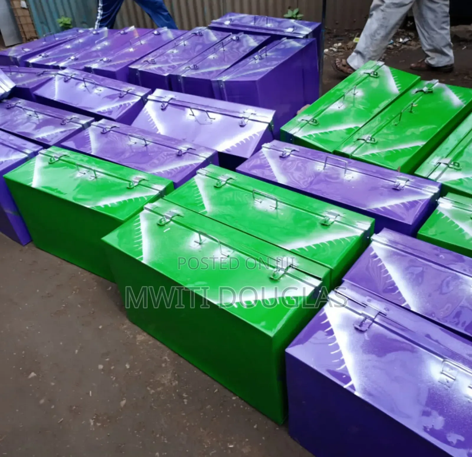 The Decentiful Quality Metallic Box