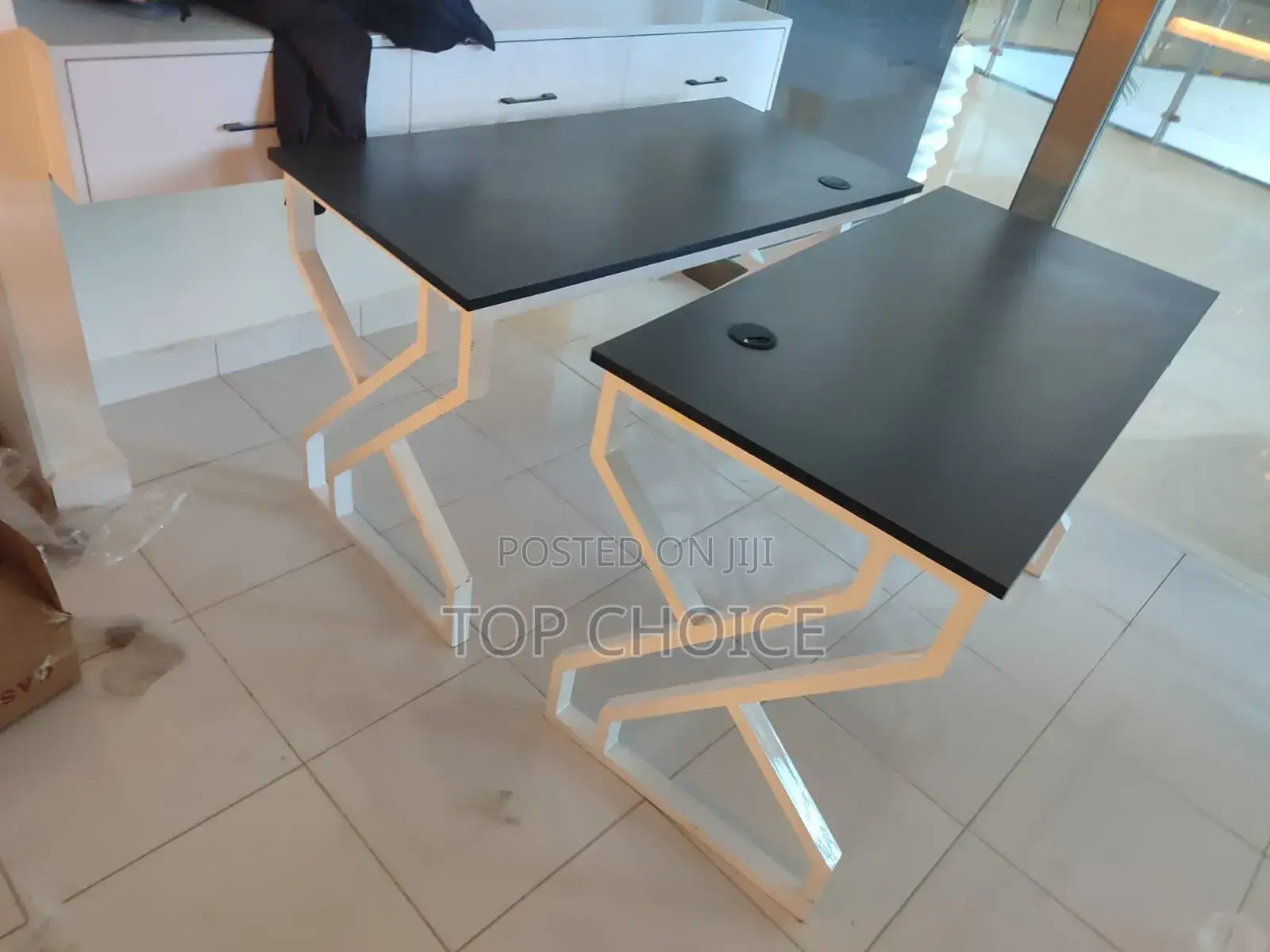 Metallic Stand Computer Table