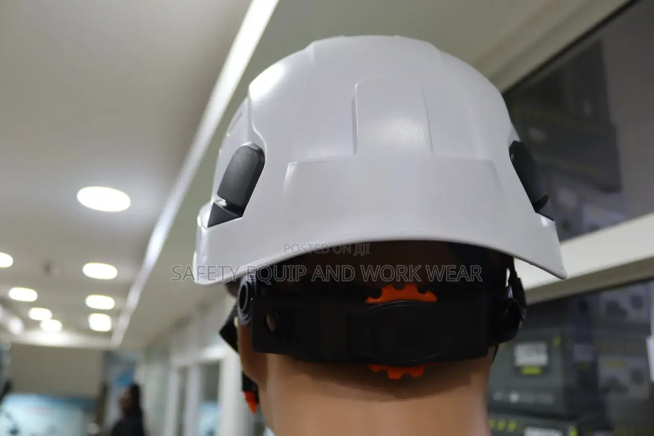Work At Height Helmet With A Spider Web Structure