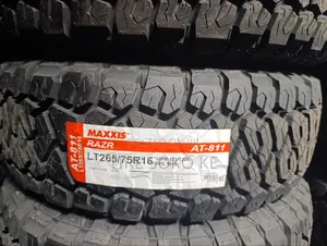 265/75r16 Maxxis Razr A.T811