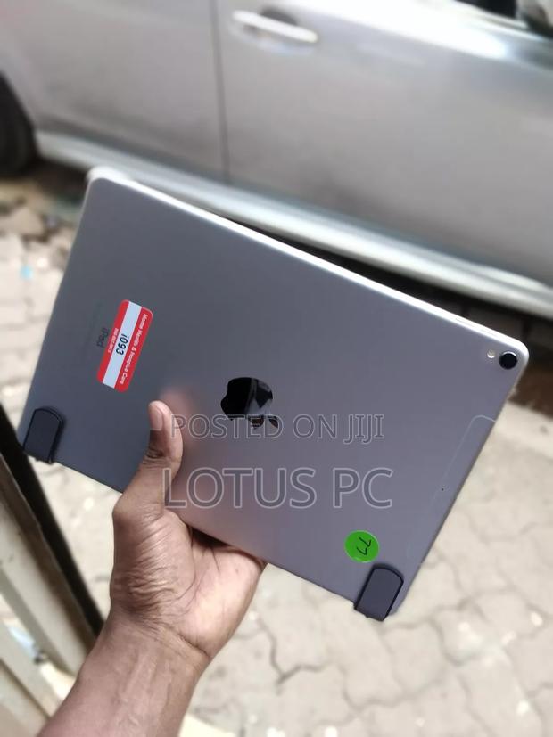 Apple iPad Pro 10.5 (2017) 256 GB Silver - thumbnail 3