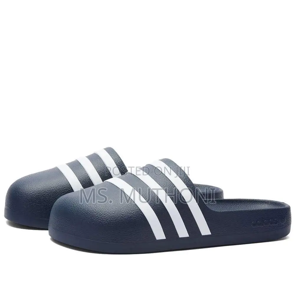 Adidas Mules / Slides in Plenty 40-45