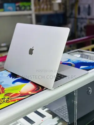 Laptop Apple MacBook Pro 2017 16GB Intel Core I7 SSD 256GB