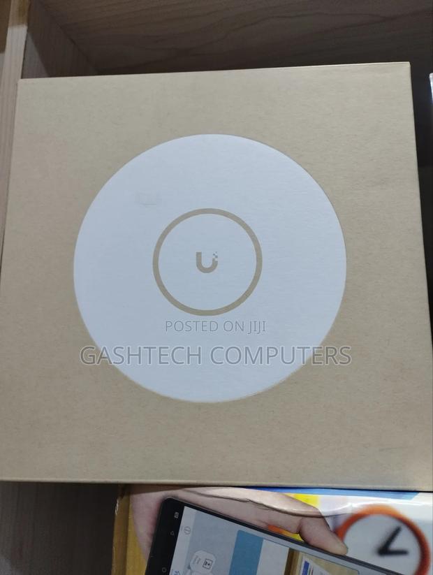 Ubiquiti Networks Unifi U7 Pro Tri-Band Wi-Fi 7 Access Poin