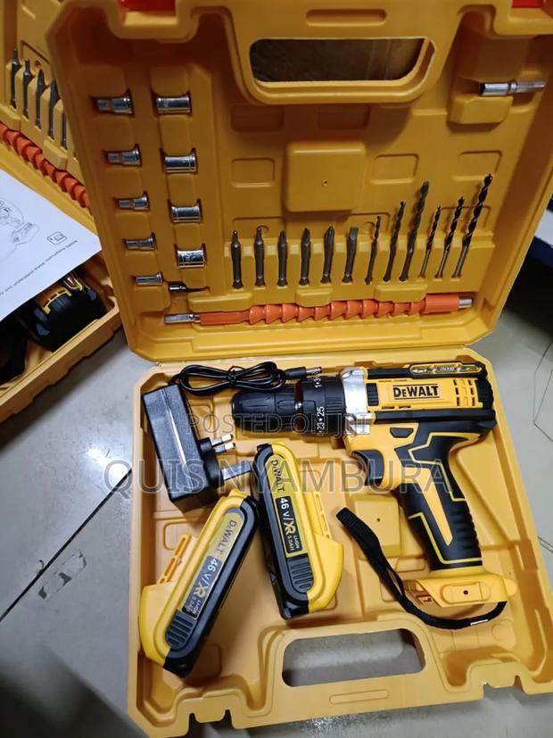 Dewalt Cordless Drill/Rechargeable Dewalt Drill With Accessories