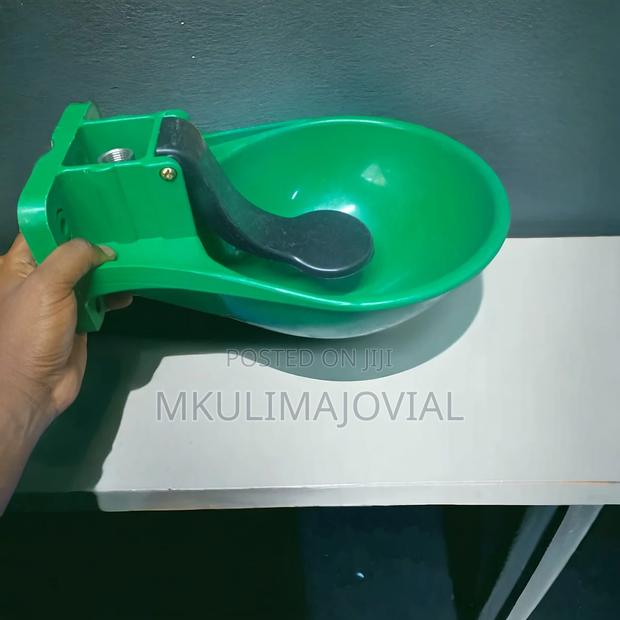 Plastic Cow Drinking Bowls for Cow House Drinker - main view