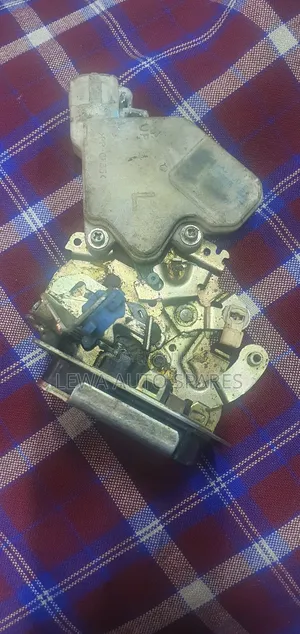 Door Lock Nissan Extrail NT30 Rear