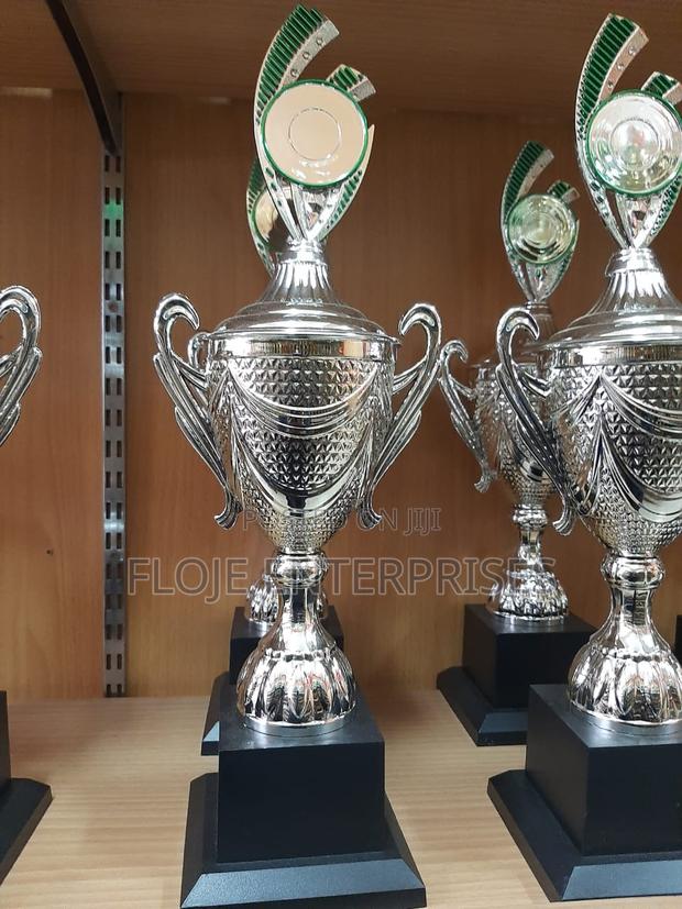 Trophy Shiny Silver Design - main view