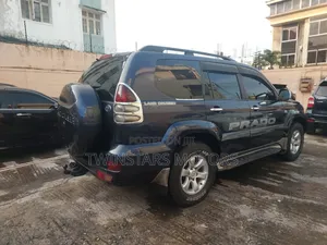 Toyota Land Cruiser 4.0 V6 GX-R 2010 Blue