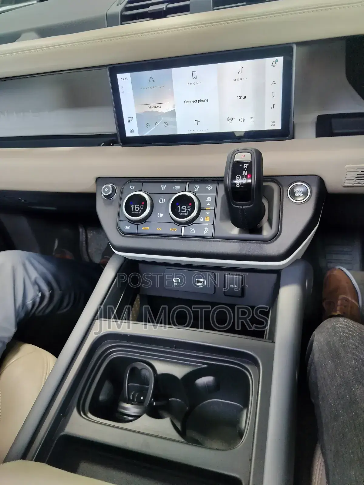 Land Rover Defender 2019 Green