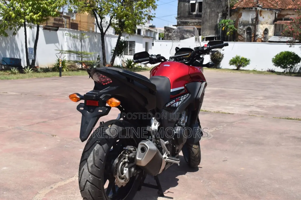 Honda CB 2018 Red