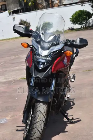Honda CB 2018 Red