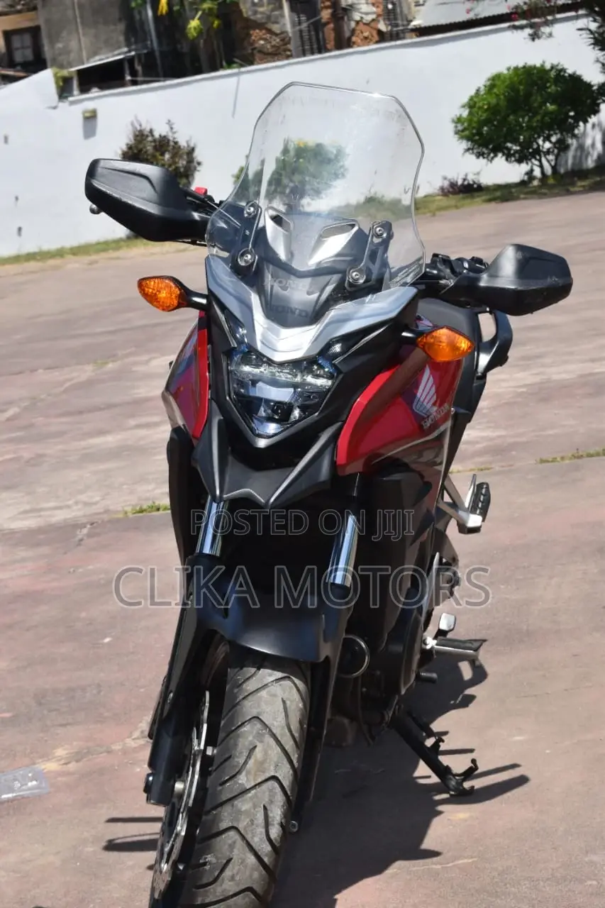 Honda CB 2018 Red