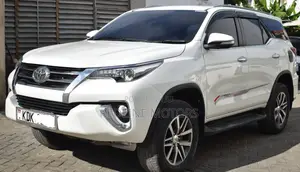 Toyota Fortuner 2015 White