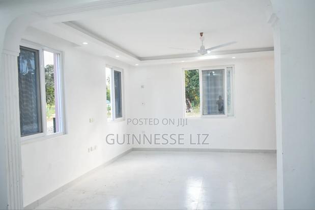 3bdrm Bungalow in Whispering Palms, Tezo for sale - thumbnail 5