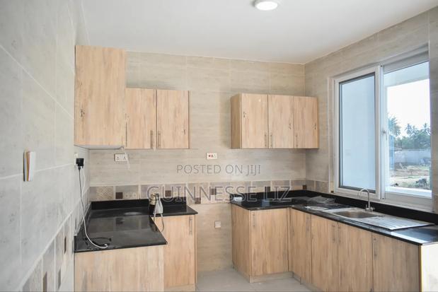 3bdrm Bungalow in Whispering Palms, Tezo for sale - thumbnail 16