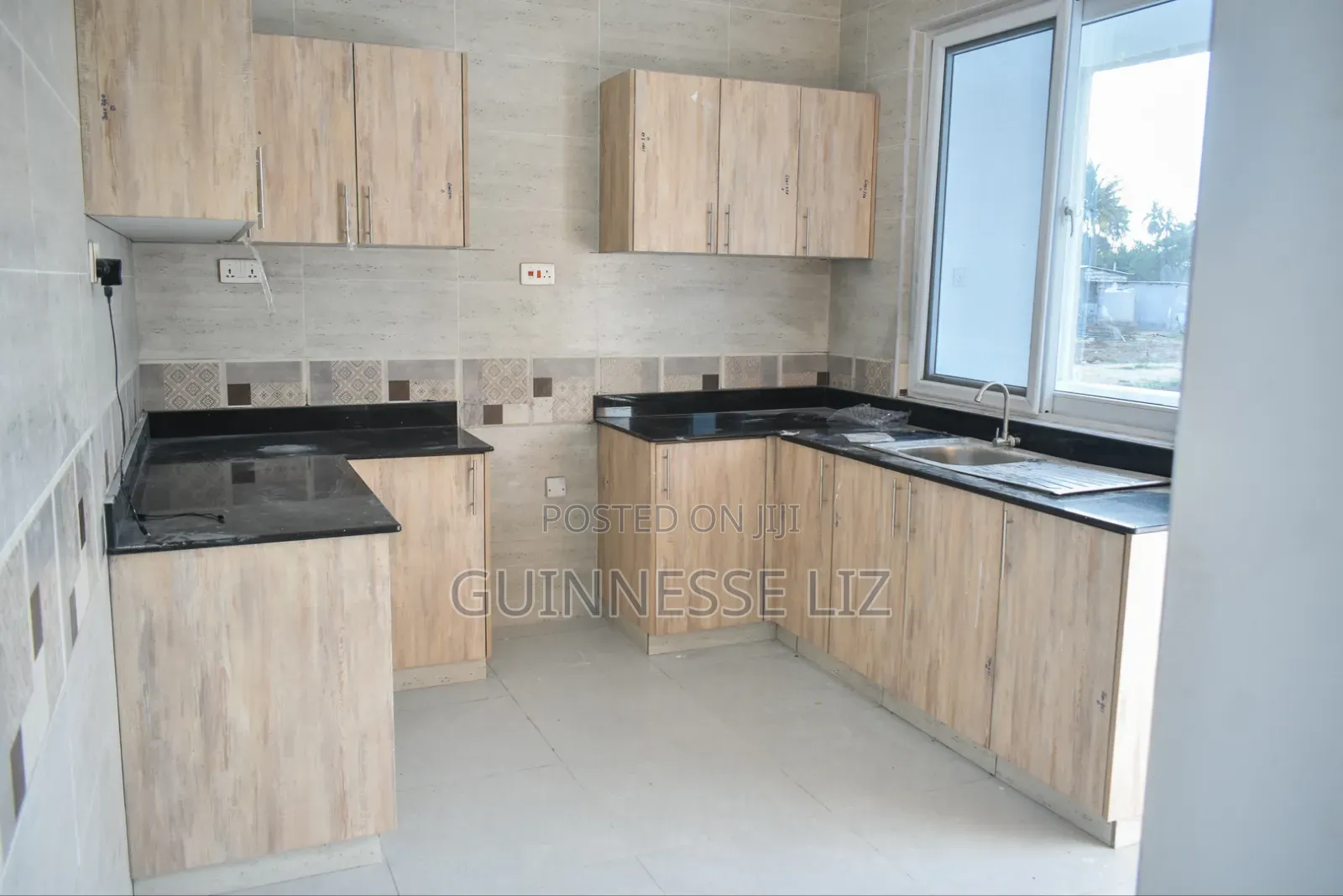 3bdrm Bungalow in Whispering Palms, Tezo for sale