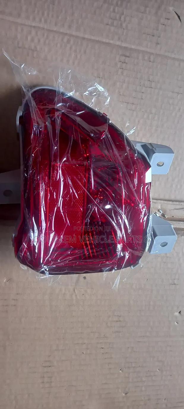 Rear Bumper Reflector Toyota Rav 4 2006-2013 - thumbnail 2