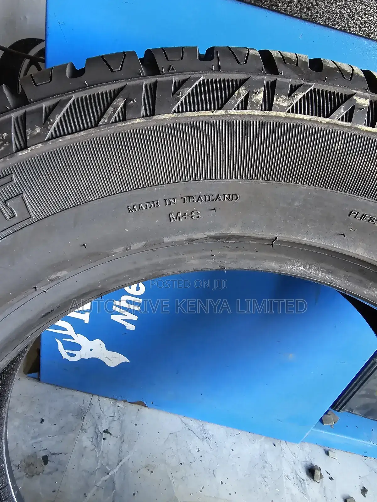 235/65r17 Armstrong All Terrain Tire