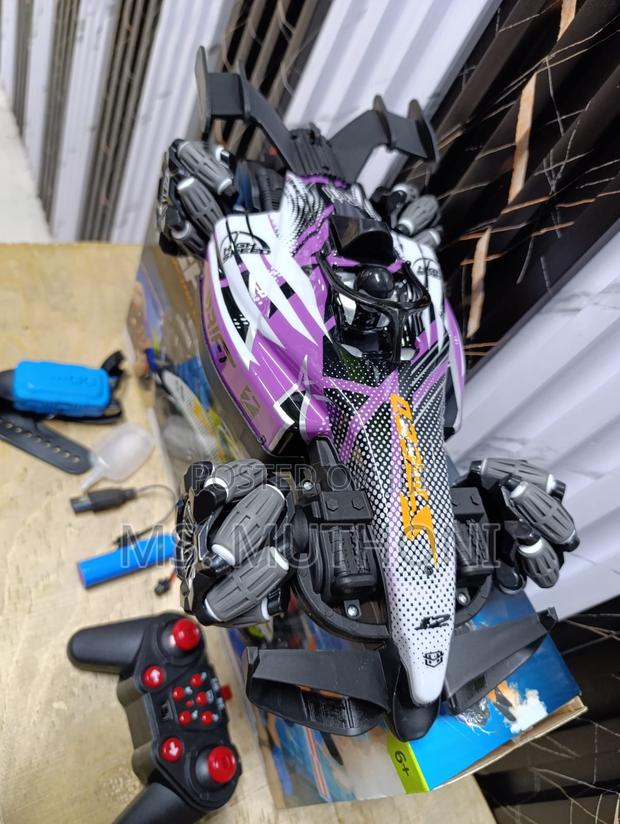 Racing Spray Drift Car With Remote Hand Gesture - thumbnail 3