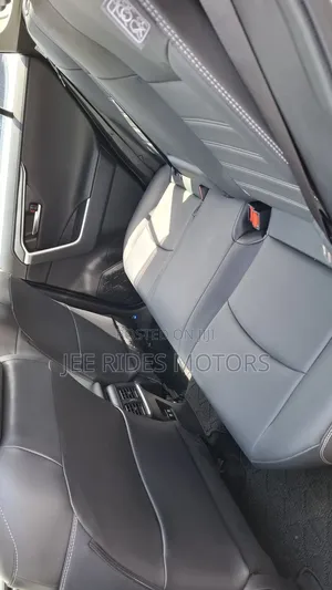 Toyota RAV4 Adventure 2019 White