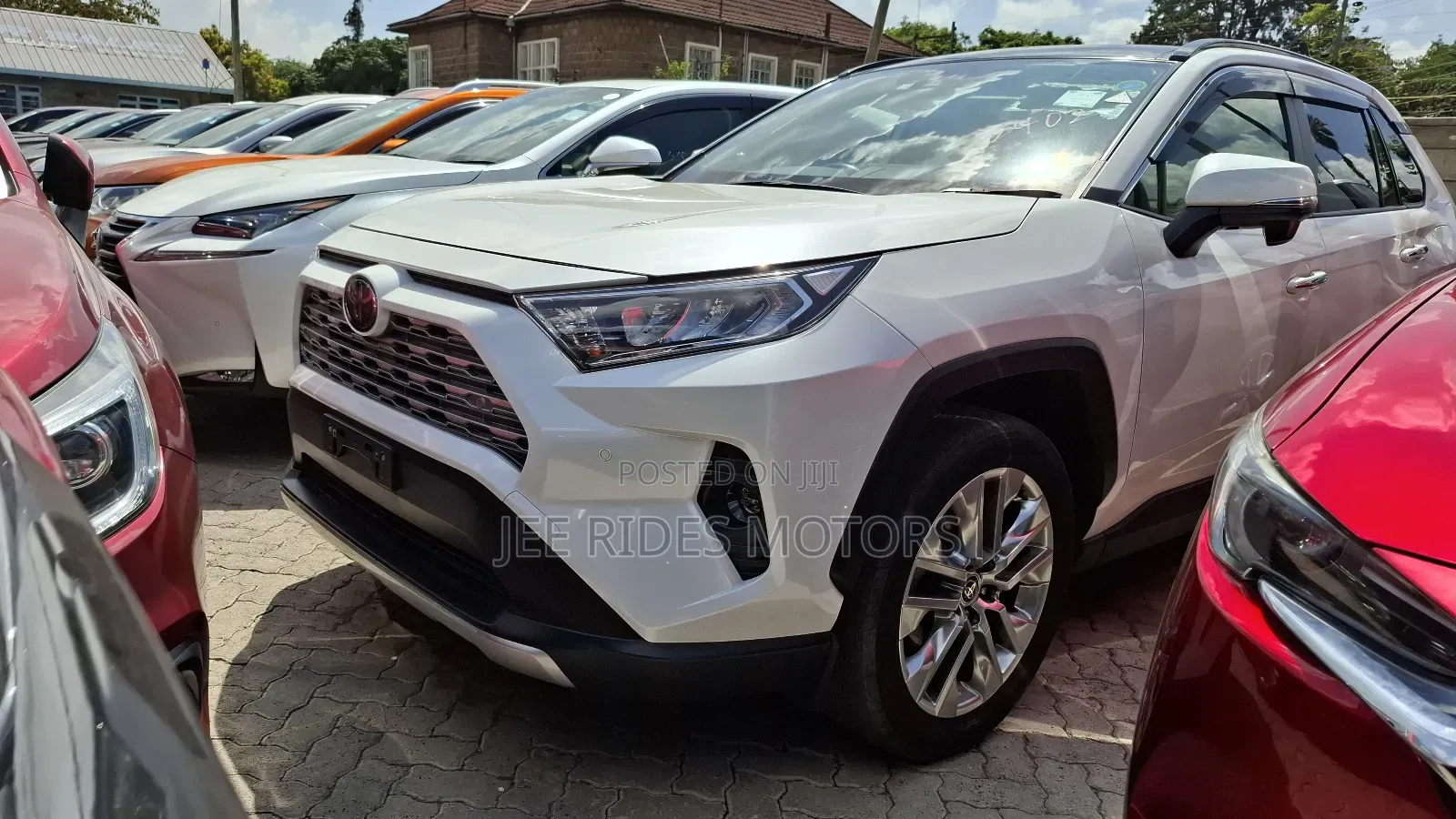 Toyota RAV4 Adventure 2019 White