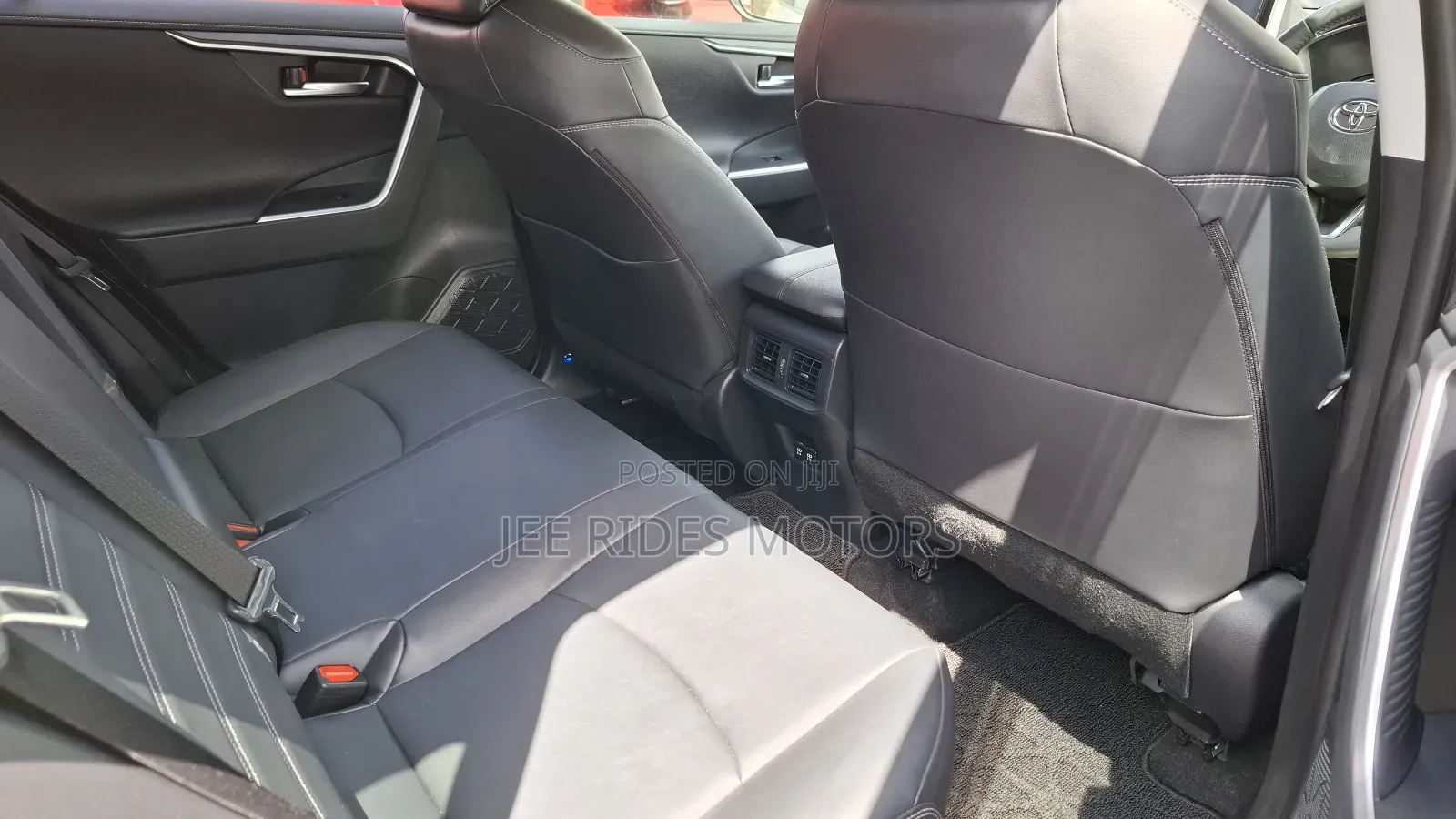 Toyota RAV4 Adventure 2019 White