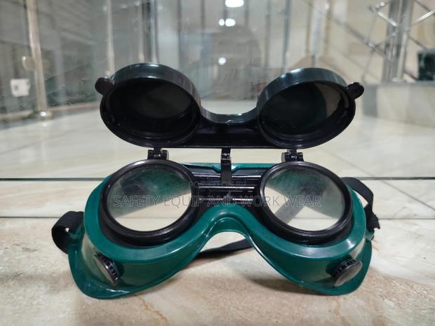 Welding Goggles Definition