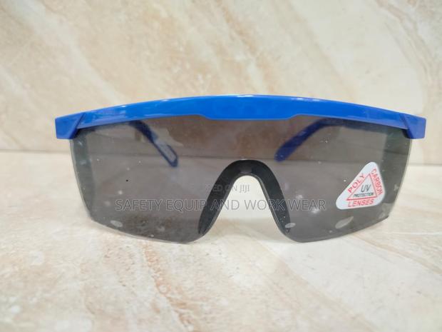 Best Safety Goggles For Dirt - main view