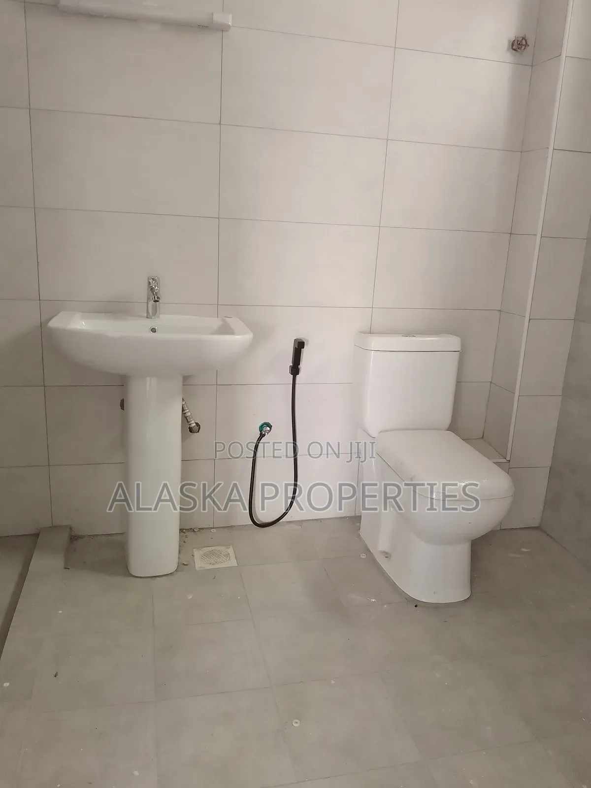 3bdrm Apartment in Nyali Estate for rent