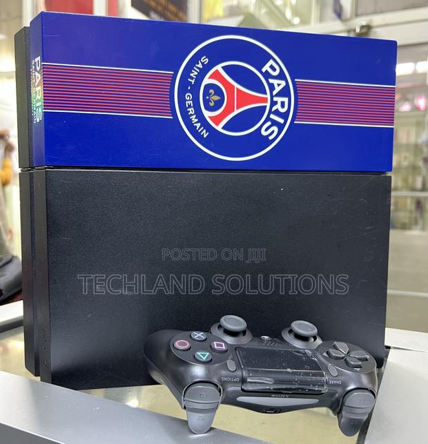 Sony Playstation 4 Standard. Black - main view