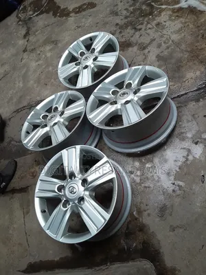 Toyota Landcruiser V8 Rims Size 18"