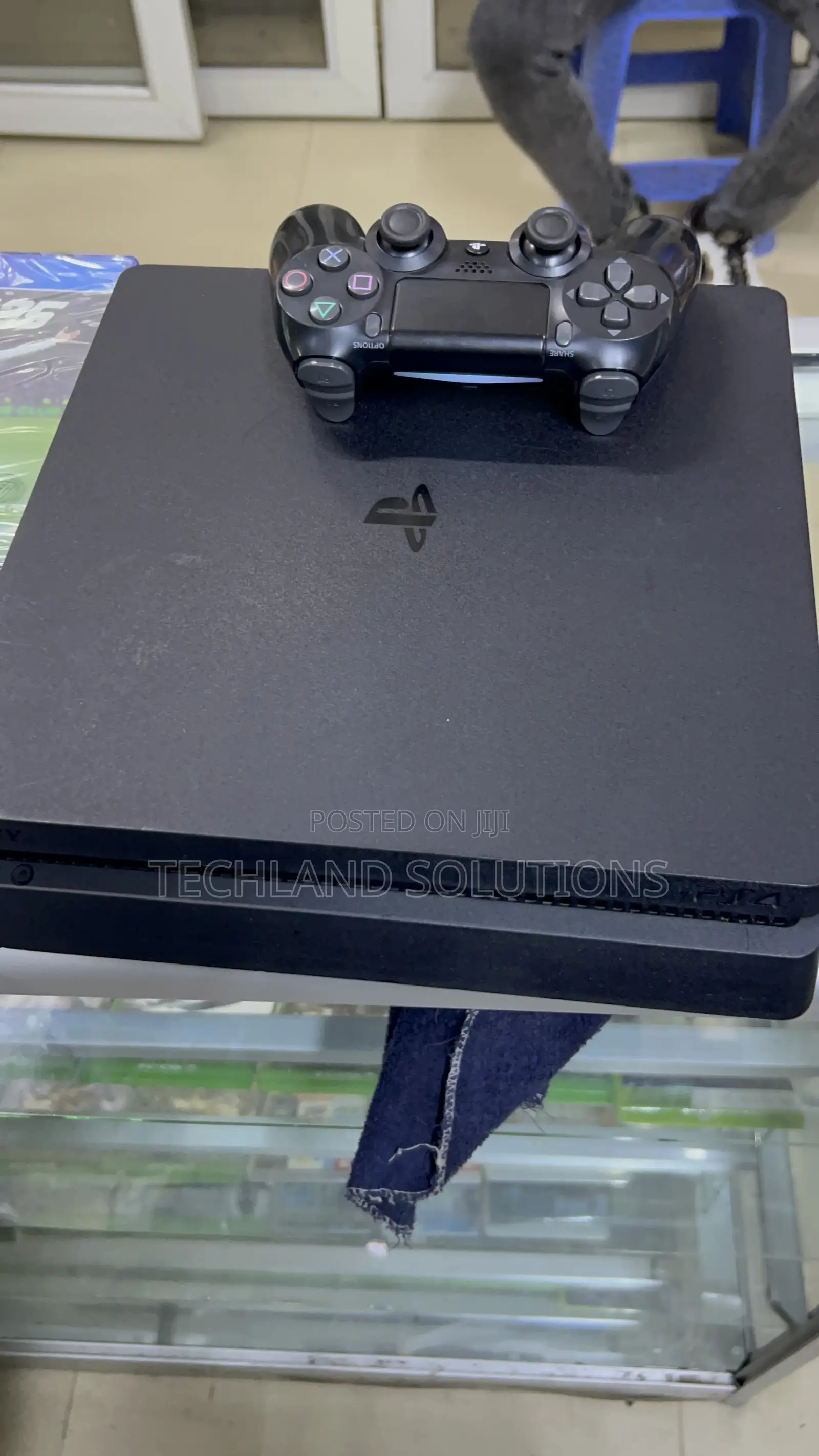 Ps4 Slim  ,2 Pads And Fc2025