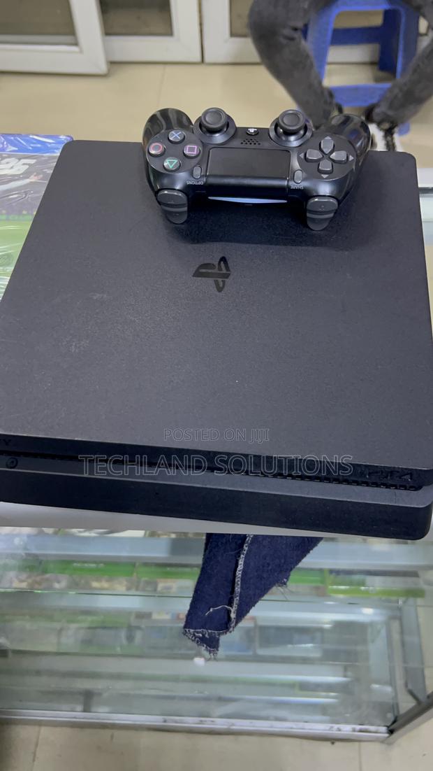 Ps4 Slim  ,2 Pads And Fc2025 - thumbnail 3