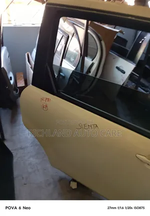 Sienta Rear Right Door Nsp81