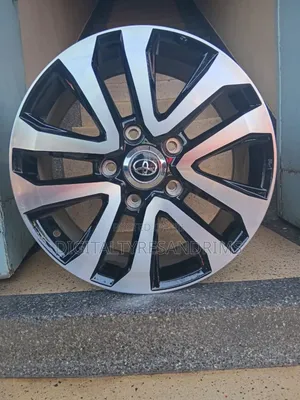 Toyota Landcruiser V8 Rims Size 18"