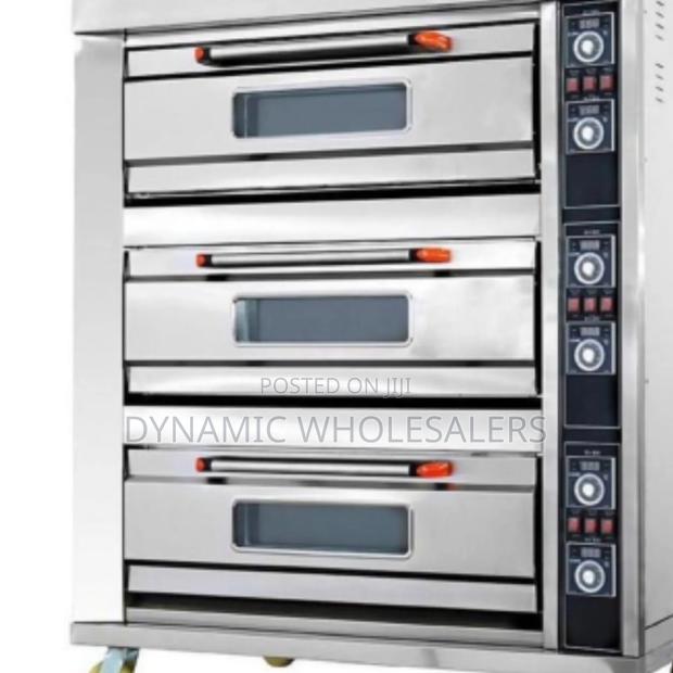 Bakewave High-Quality Heavy-Duty 3 Deck 6 Tray Oven - main view